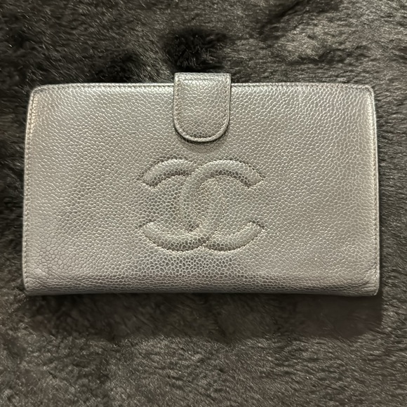 CHANEL CC Logo Caviar Skin Long Bifold Wallet - Picture 3 of 10